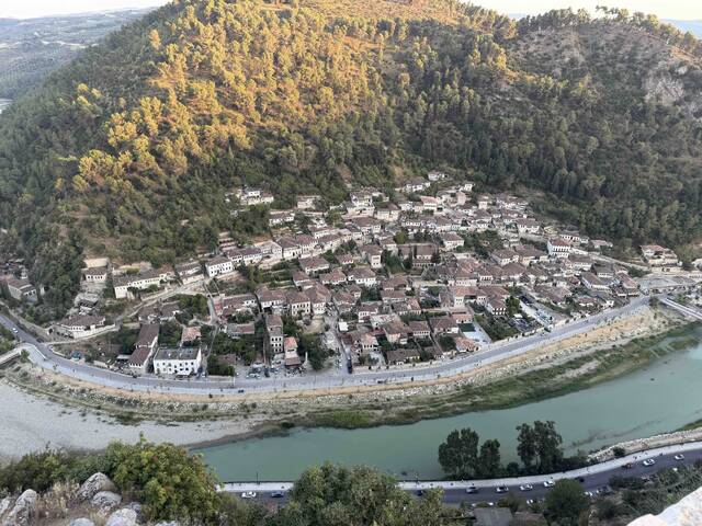 Familie rondreis Albanie | Berat view