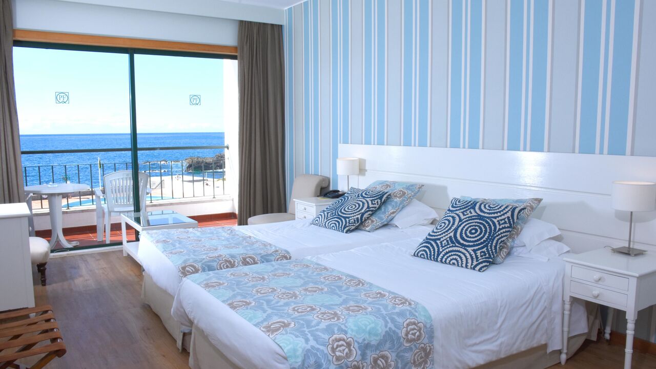 Hotel omgeven door tropische tuinen