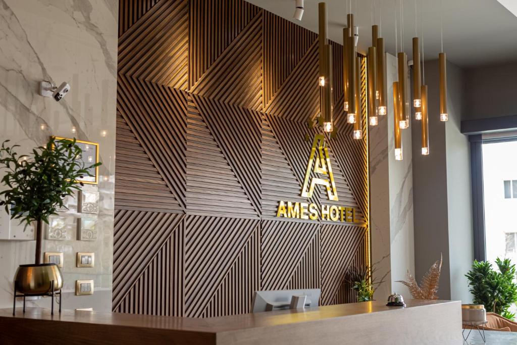 Ames &ndash; rooftop met buitenzwembad