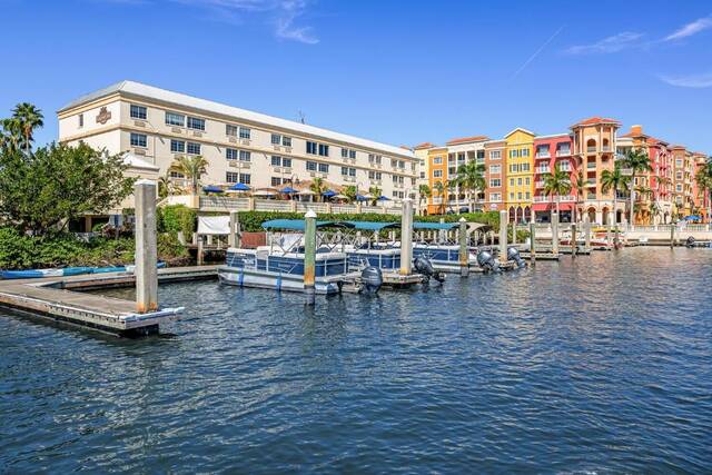 Jachthaven aan Naples Bay bij Bayfront Inn
