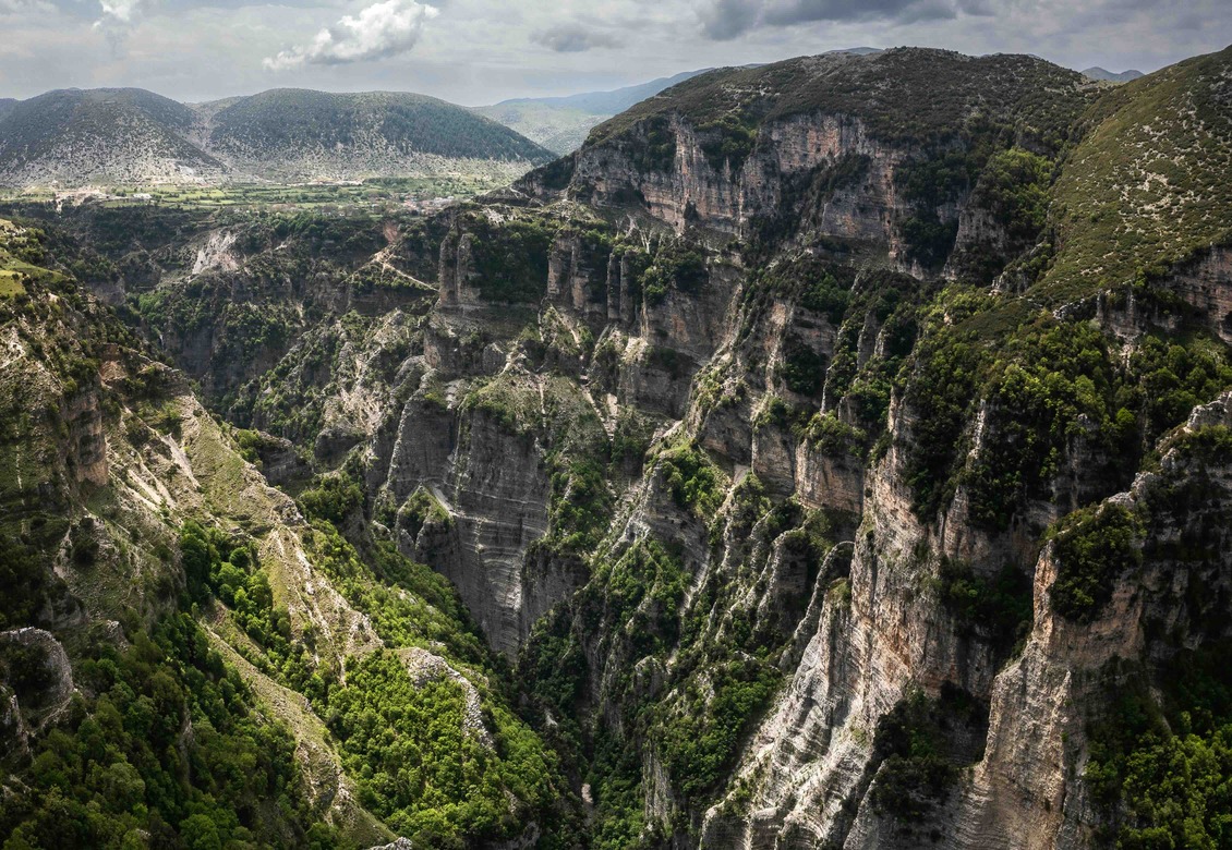 Gorica-wijk met witte huizen