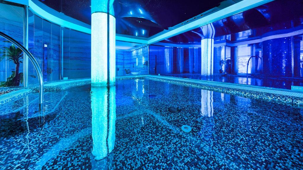 Strandbar/terras aan zee