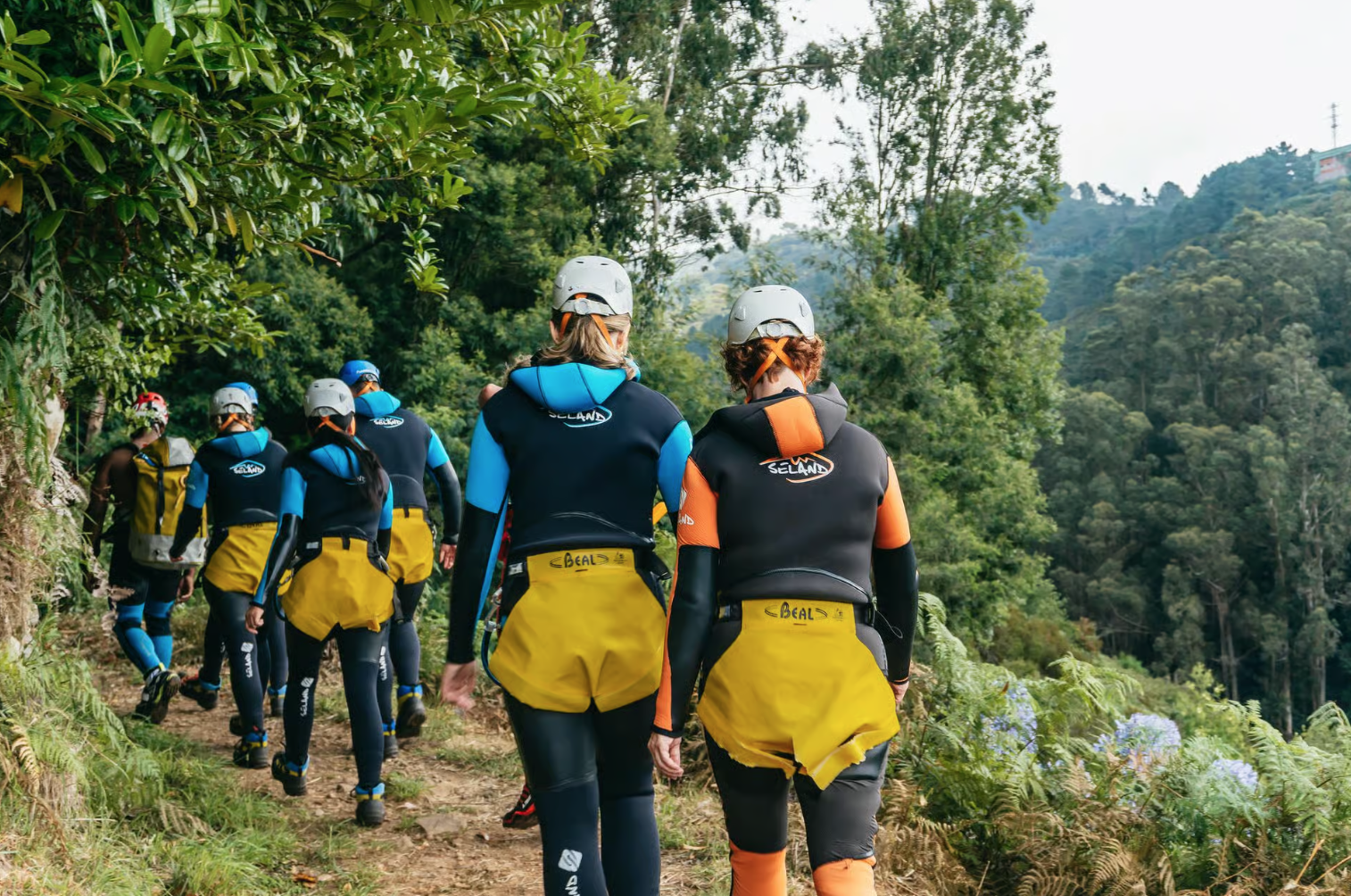 Canyoning &ndash; sprong in poel
