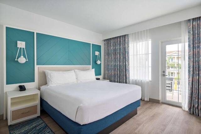 Suite in DoubleTree Suites Naples