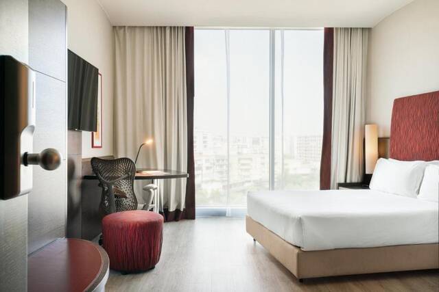 Zwembad HI Hotel Bari