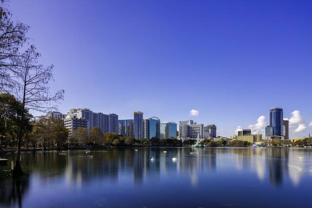 Lake Eola in het centrum van Orlando