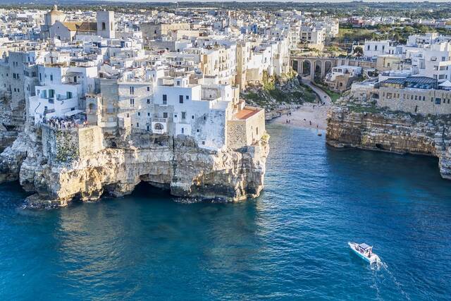 Strandje in een inham bij Polignano