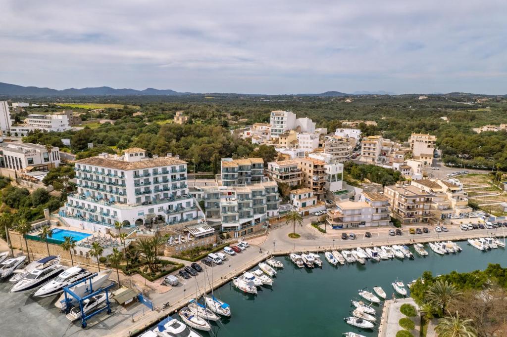 Porto Drach Aparthotel met zicht op de jachthaven