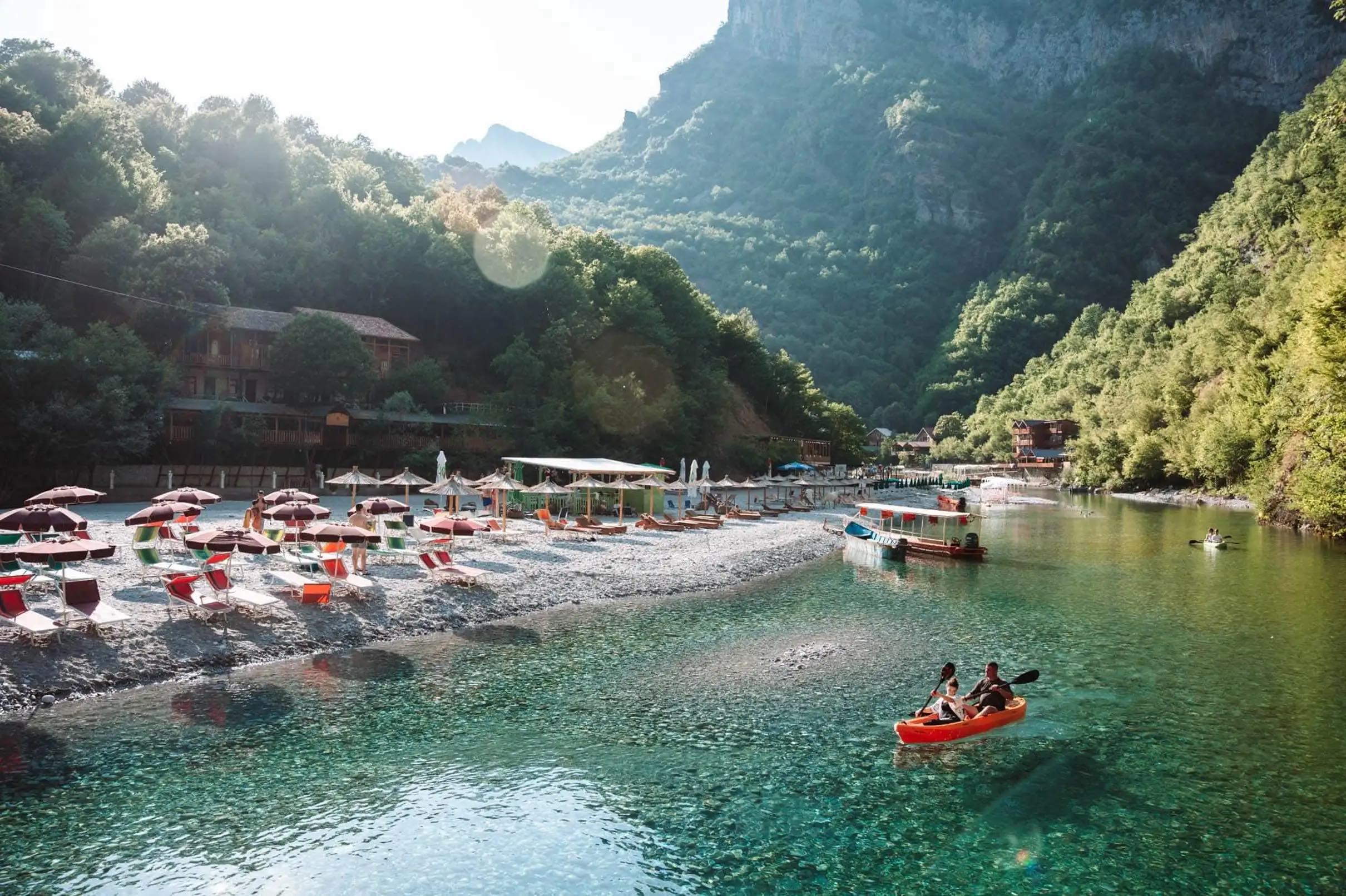 Zwemmen in de Shala-rivier