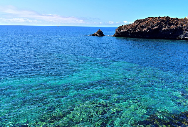 Playa Jard&iacute;n met lavazand