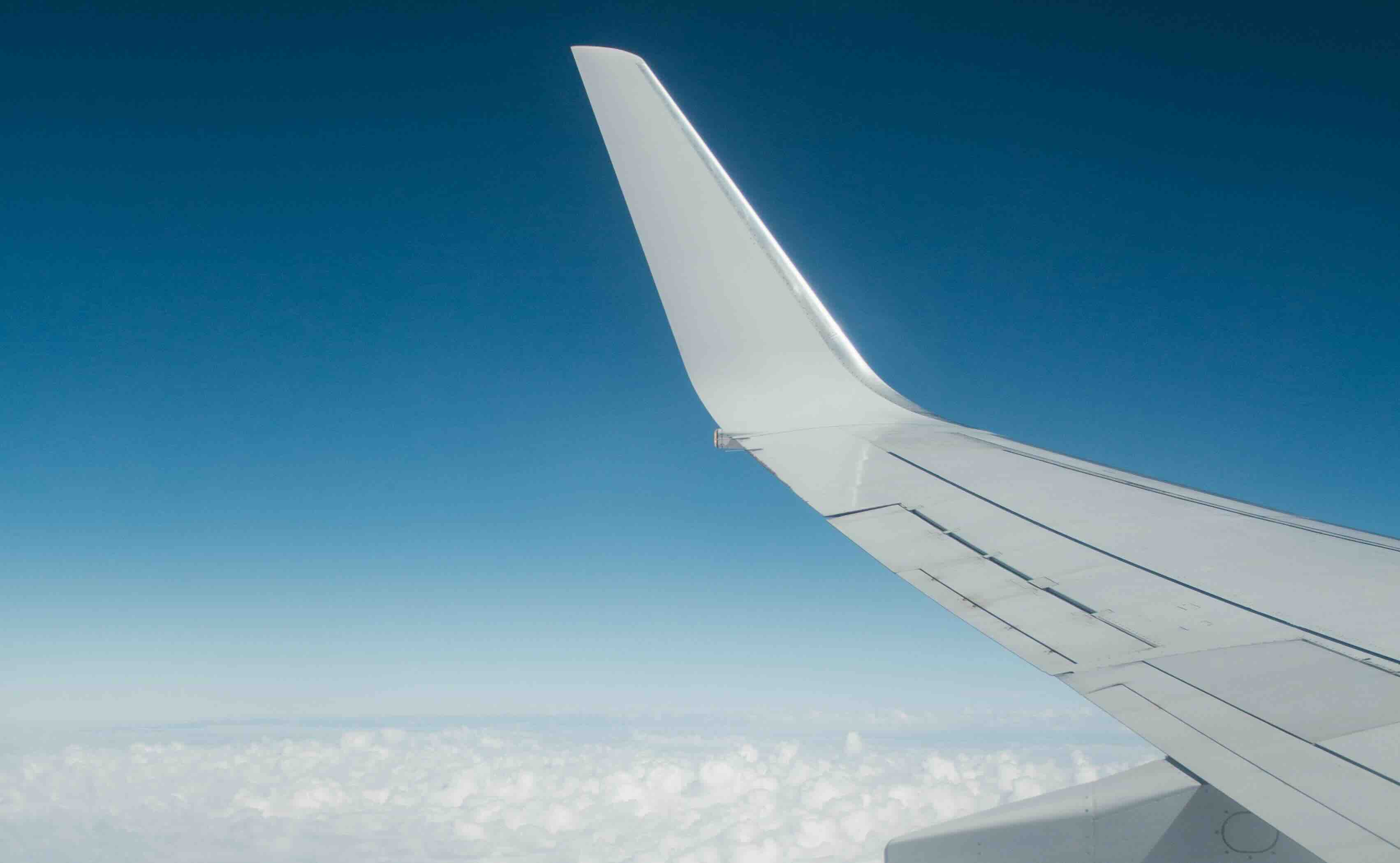 Snelweg en bewegwijzering naar TIA