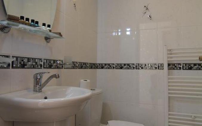 Badkamer van een tweepersoonskamer van Hotel Art City in Istanbul