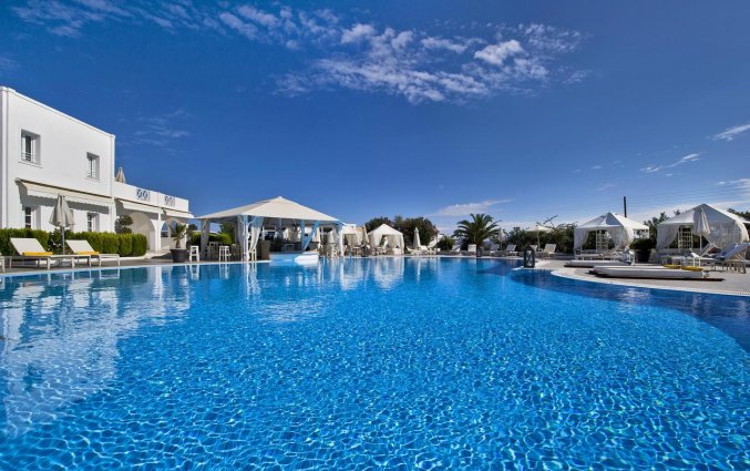 Zwembad van Hotel Imperial Med in Santorini