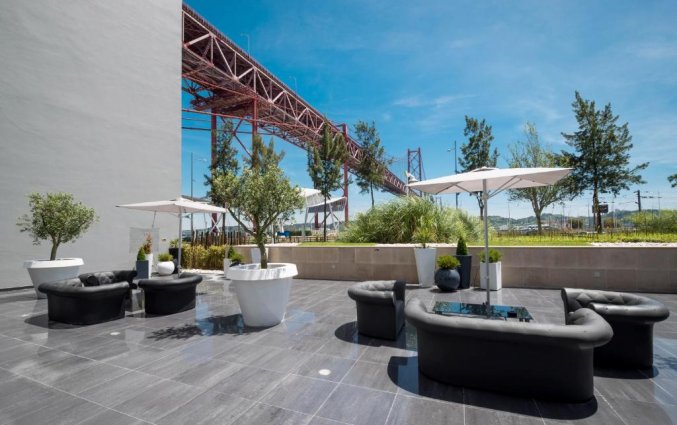 Terras van Hotel Vila Gale Opera in Lissabon 