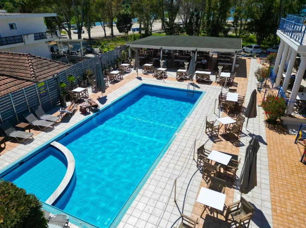 Hotel Sunrise Beach zwembad 