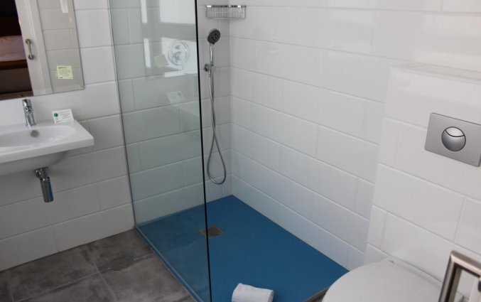 Badkamer van de tweepersoonskamer van hotel Casual Malaga del Mar in Malaga