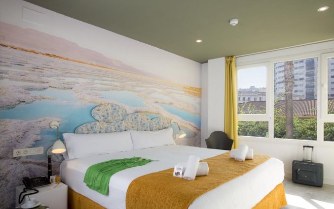 Tweepersoonskamer met tweepersoonsbed van hotel Casual Malaga del Mar in Malaga