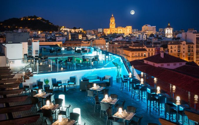 Dakterras van hotel Salles Malaga Centro in Malaga