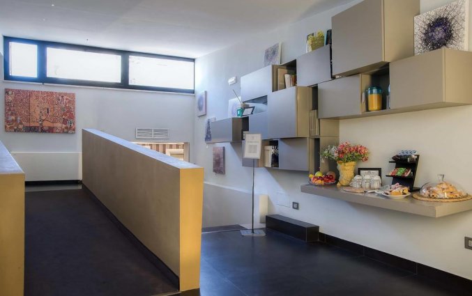 Entree Fragrance Hotel St. Peter Rome