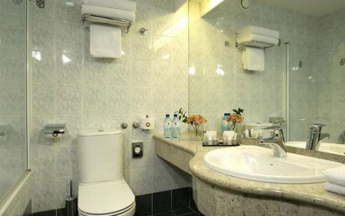 Badkamer van een tweepersoonskamer hotel Best Western Premier Slon in Ljubljana