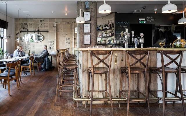 Bar van Hotel Odinsve in Reykjavik op IJsland