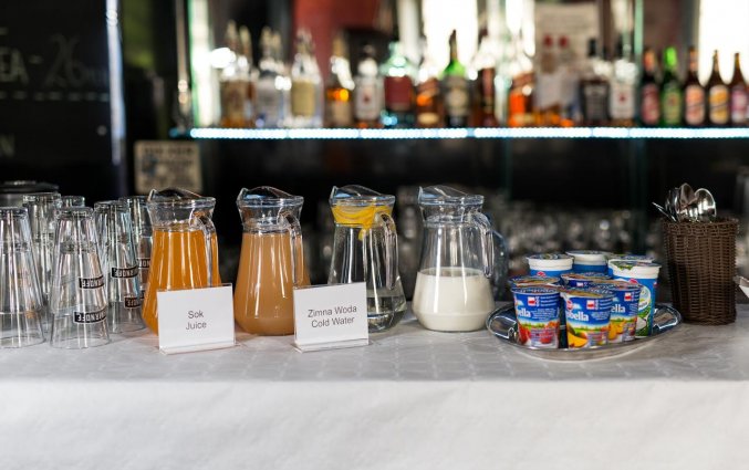 Ontbijtbuffet van appartementen Happy Tower Krakow in Krakau