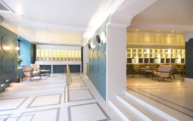 Entree en restaurant van Hotel Petit Palace Puerta de Triana in Sevilla