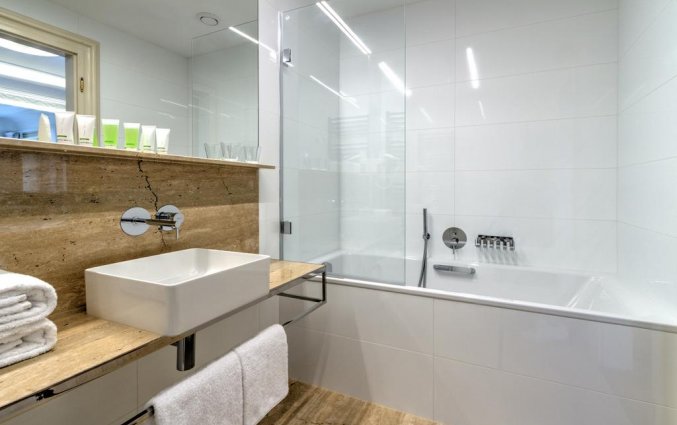 Badkamer van een tweepersoonskamer van Hotel Golden Star in Praag