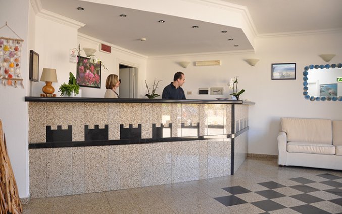 Receptie van Hotel Castello op Sardinië