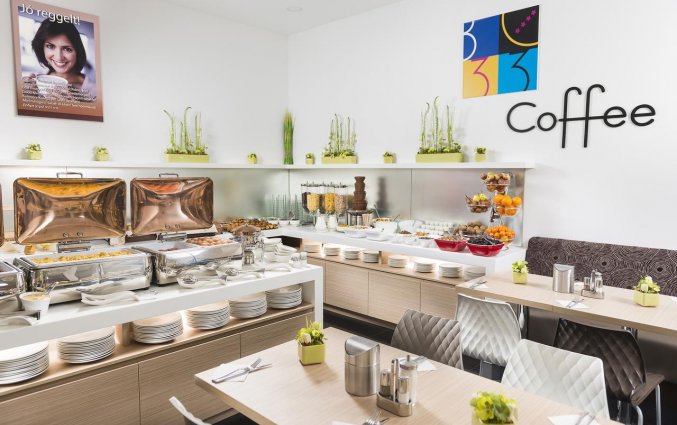 Ontbijtzaal van Hotel Bo33 in Budapest