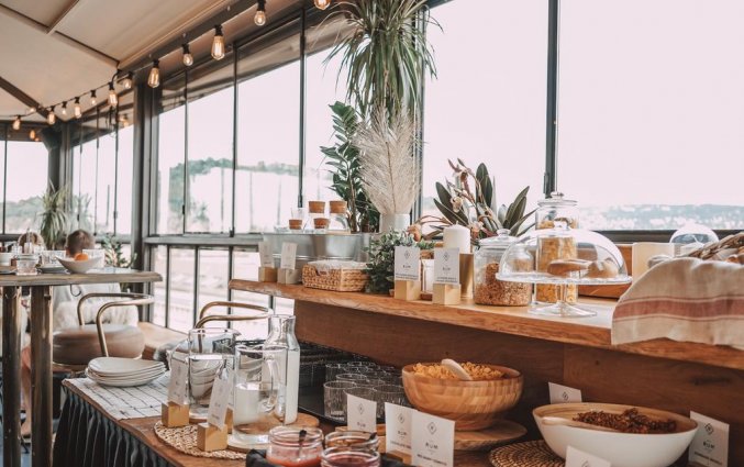 Ontbijtbuffet bij hotel Rum in Budapest