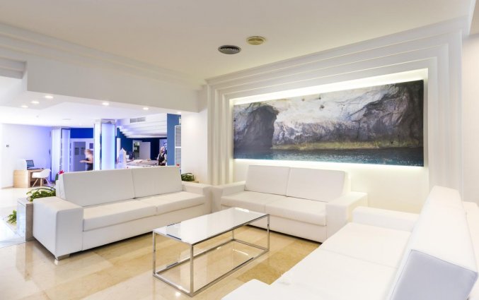 Receptie van Hotel Globales Mediterrani op Menorca