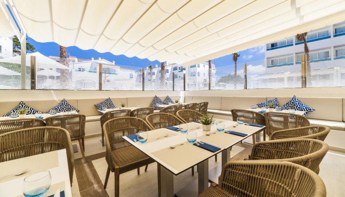 Terras van Hotel Globales Mediterrani op Menorca