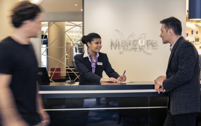 Receptie van Hotel Mercure Edinburgh Haymarket in Edinburgh