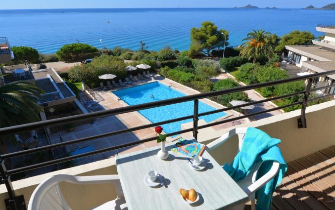 Balkon bij studio van Résidence Les Calanques op Corsica