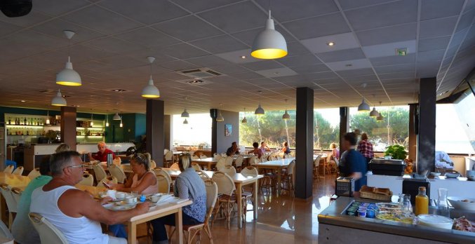 Ontbijtzaal van Résidence Les Calanques op Corsica