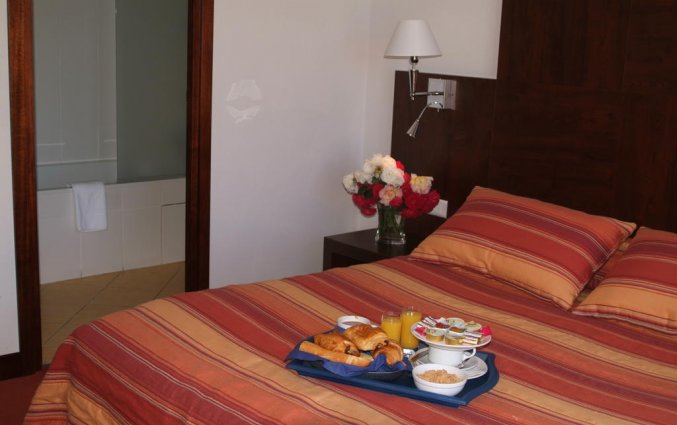 Tweepersoonskamer van Hotel Capo D'orto op Corsica