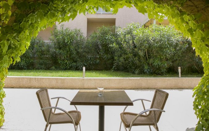 Terras van Hotel U Ricordu op Corsica