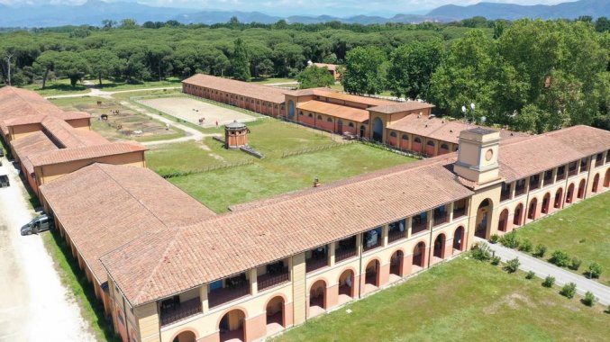 Bovenaanzicht van Hotel Casale La Sterpaia