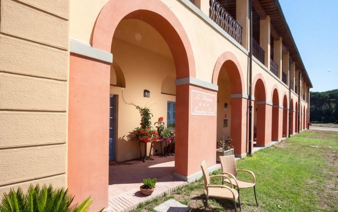 Ingang van Hotel Casale La Sterpaia