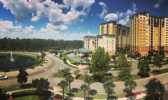 Zijaanzicht van Resort Lake Buena Vista Village in Orlando
