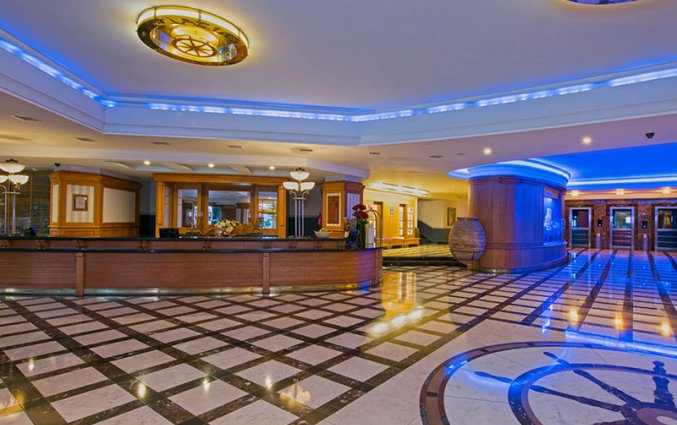 Receptie van hotel Grand Kaptan