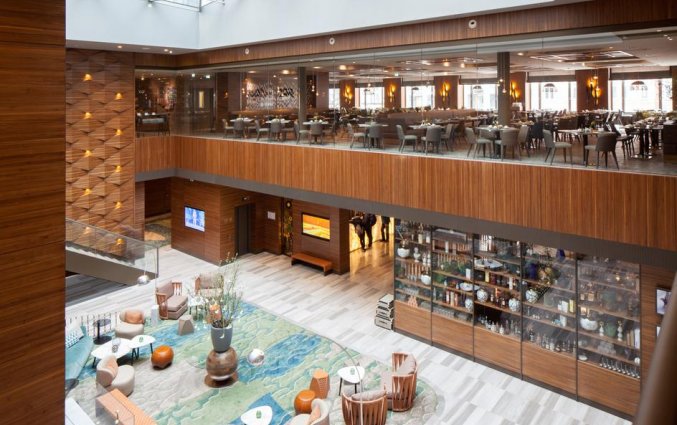 Lobby van Hotel Titanic Chausee in Berlijn