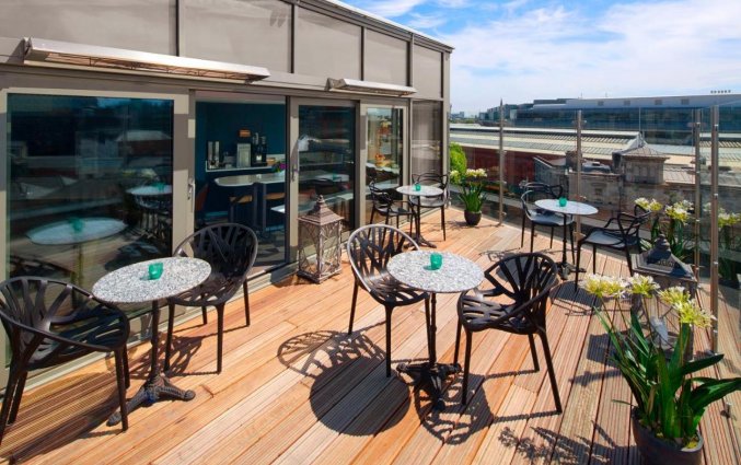 Terras van Hotel The Address Connolly in Dublin