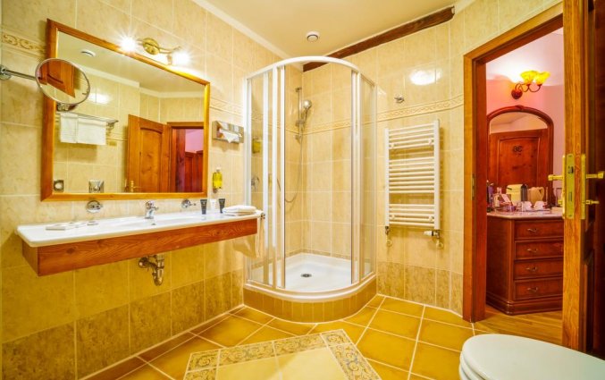 Badkamer van hotel Josephine old town square