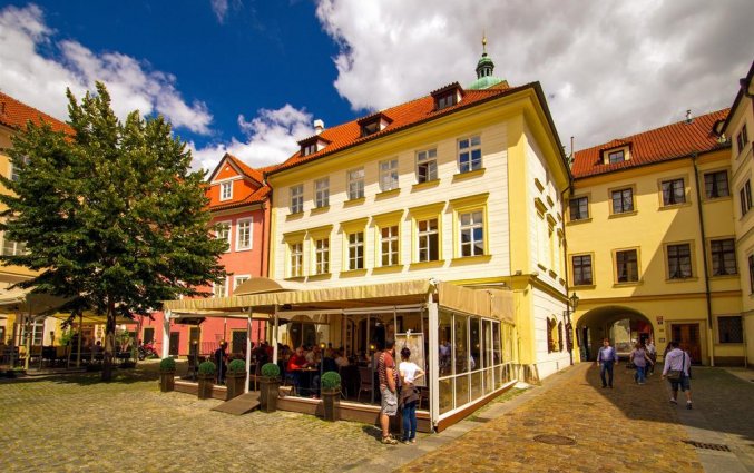 Vooraanzicht van hotel Josephine old town square