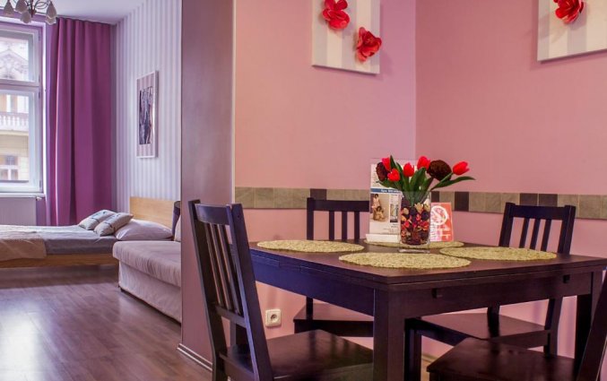 Tafel van Appartementen Royal Court Legerova in Praag