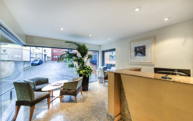 Balie van hotel Macdonald Holyrood in Edinburgh