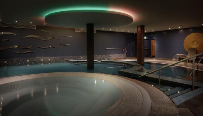 Zwembad van hotel Hilton Kilmainham in Dublin