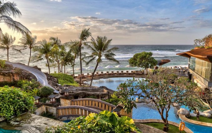 Zwembad van Resort Hilton Bali